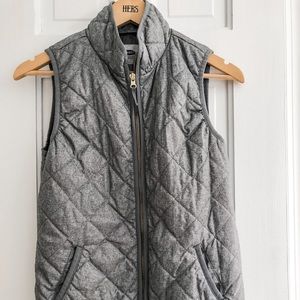 Old Navy Light quilted vest